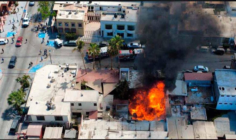 Bomberos de Todos Santos sofocan